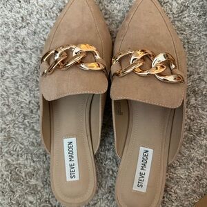 Steve Madden Beige Mules with Gold Chain